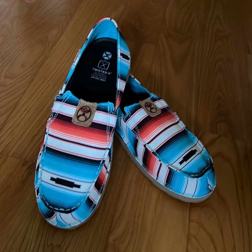 Hooey slip ons